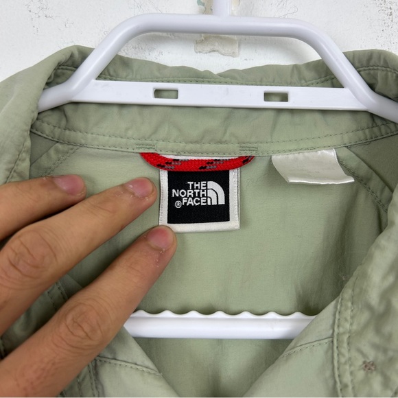 The North Face Button-Up Shirt - Picture 7 of 10